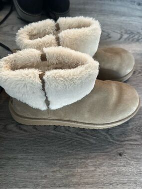 Koolaburra Plush Faux Shearling Short Booties in Cream